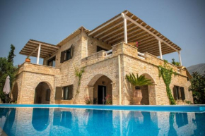 Magnificent, Authentic Private Villa and the Guest house